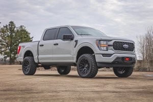 Ford F-150 Suspension Lift Kit - Front + Rear - Rough Country - 4 inch Lift Kit | Forged UCA | M1/M1 - '21-'24 Ford F-150 Suspension Lift Kit - Front + Rear - Rough Country - 4 inch Lift Kit | Forged UCA | M1/M1 - '21-'24